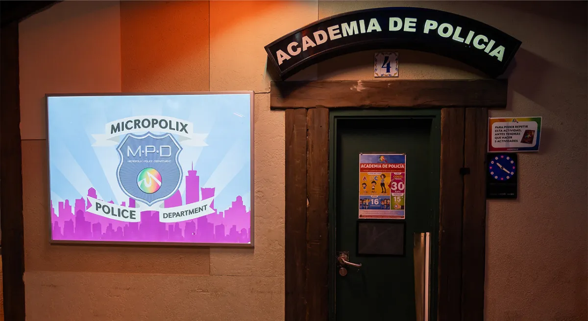 Entrada actividad academia policia