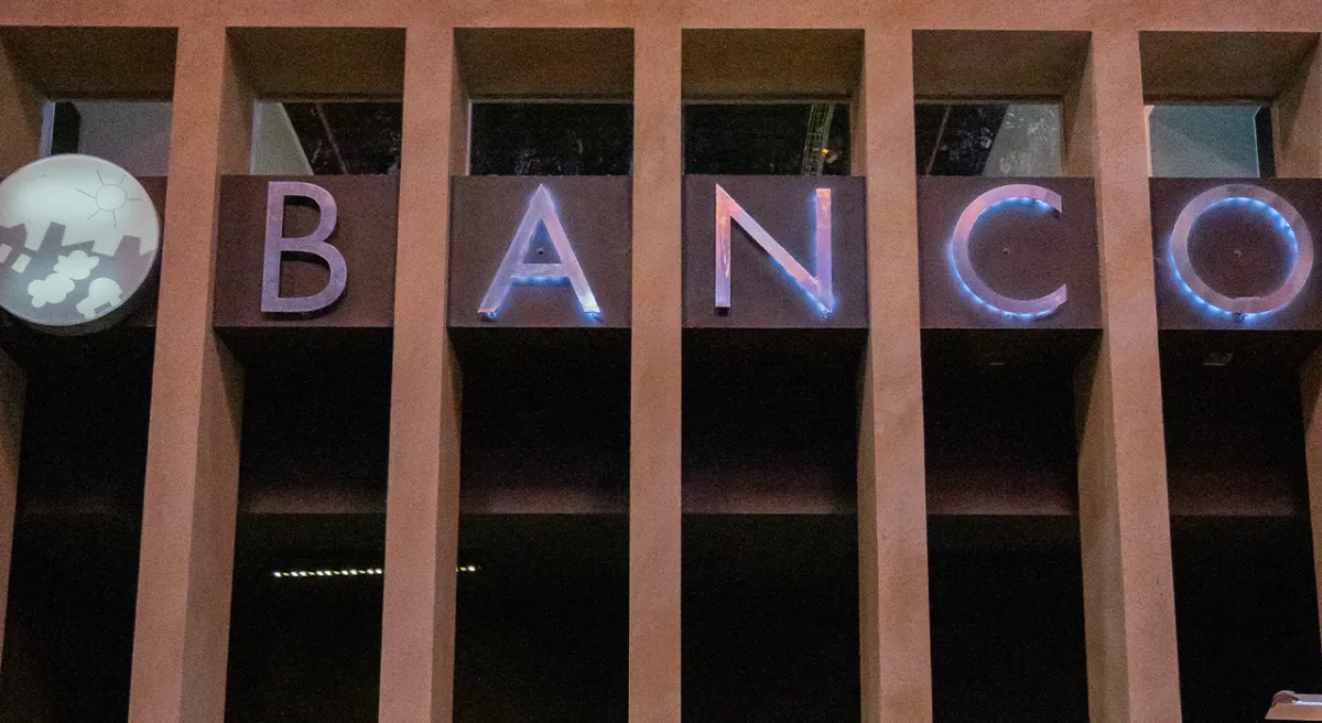 Cartel banco Micropolix