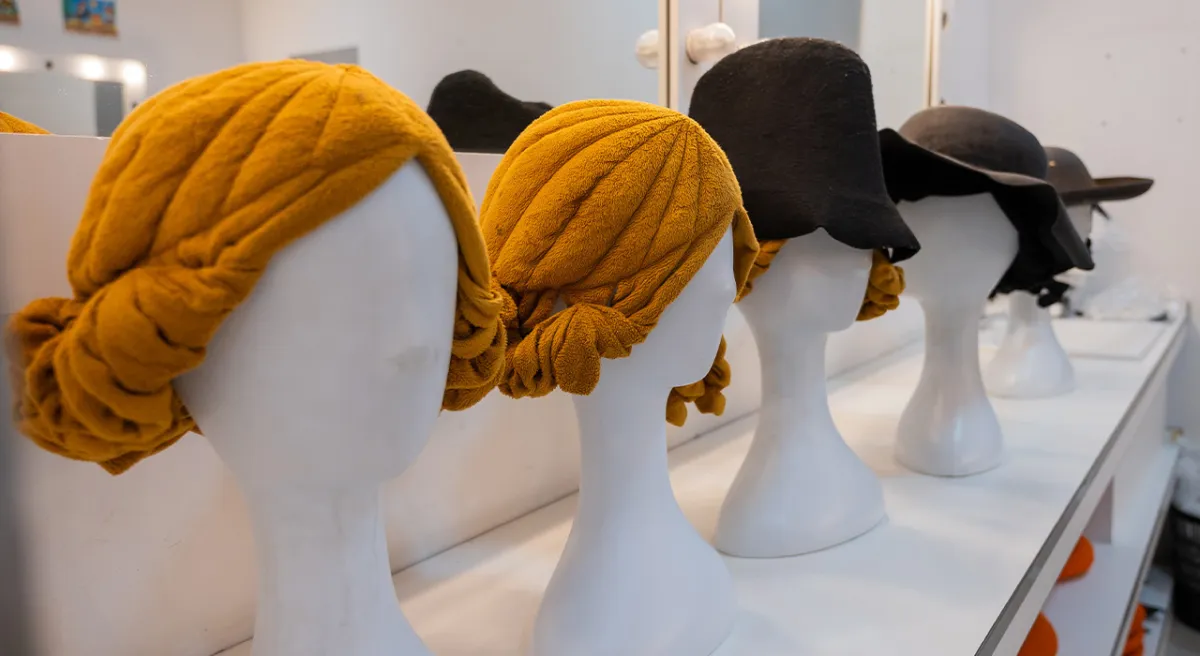 Sombreros y pelucas para niños