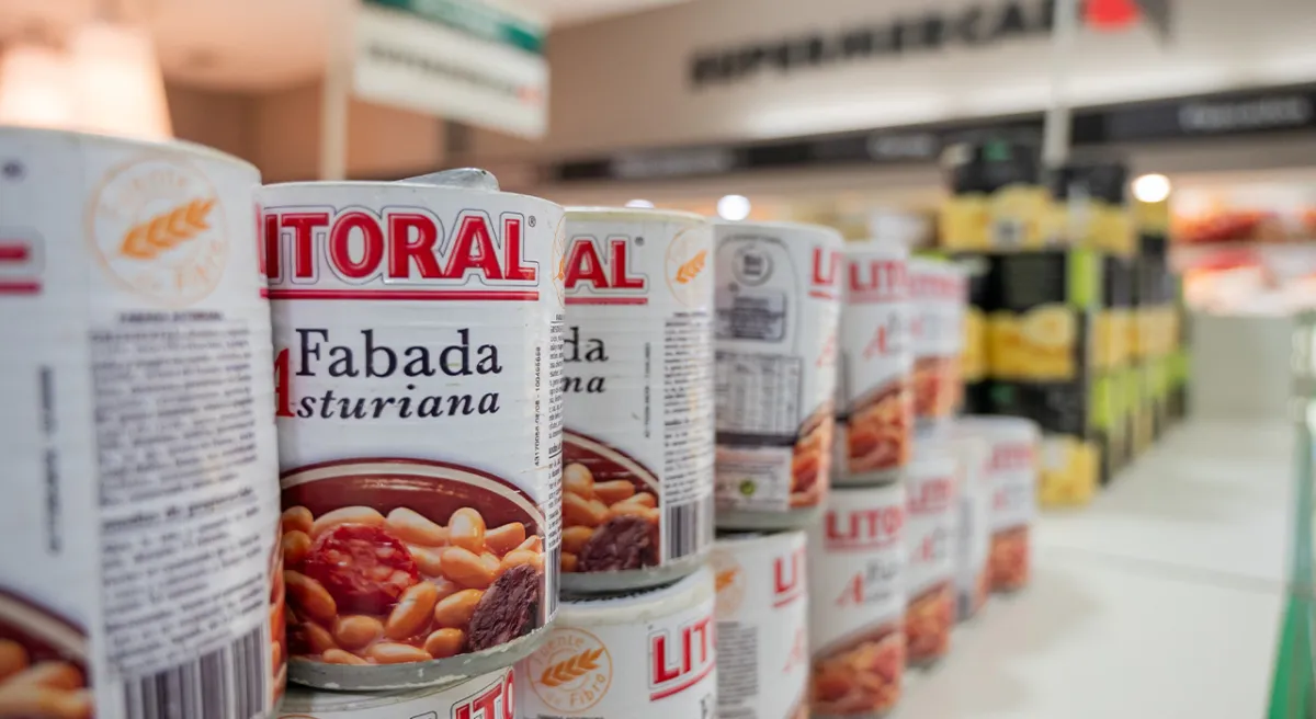 Botes estante supermercado