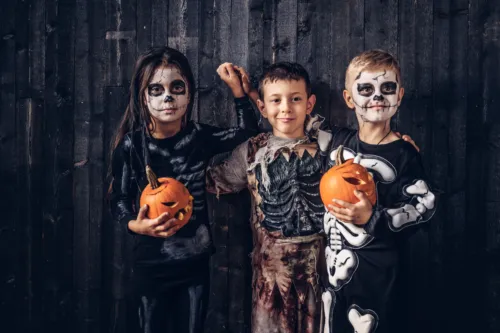 Ninos con disfraces halloween