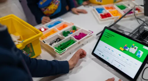 Niños en actividad Lego