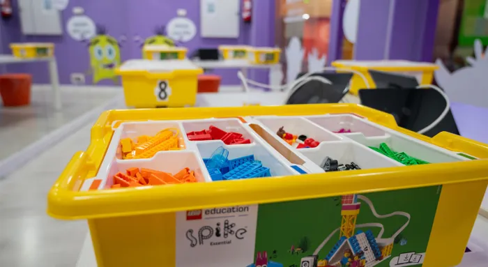 Caja piezas Lego