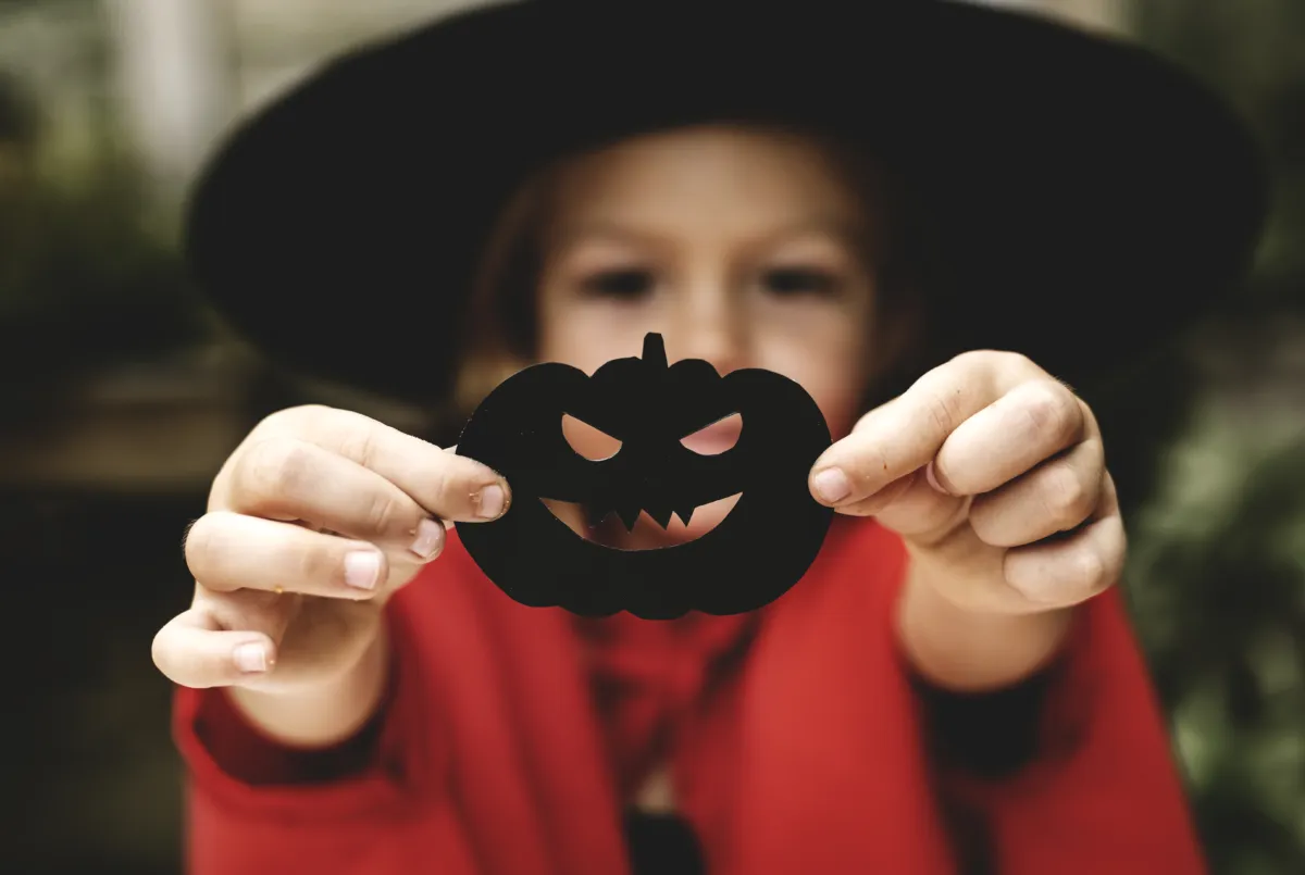 Nina de halloween